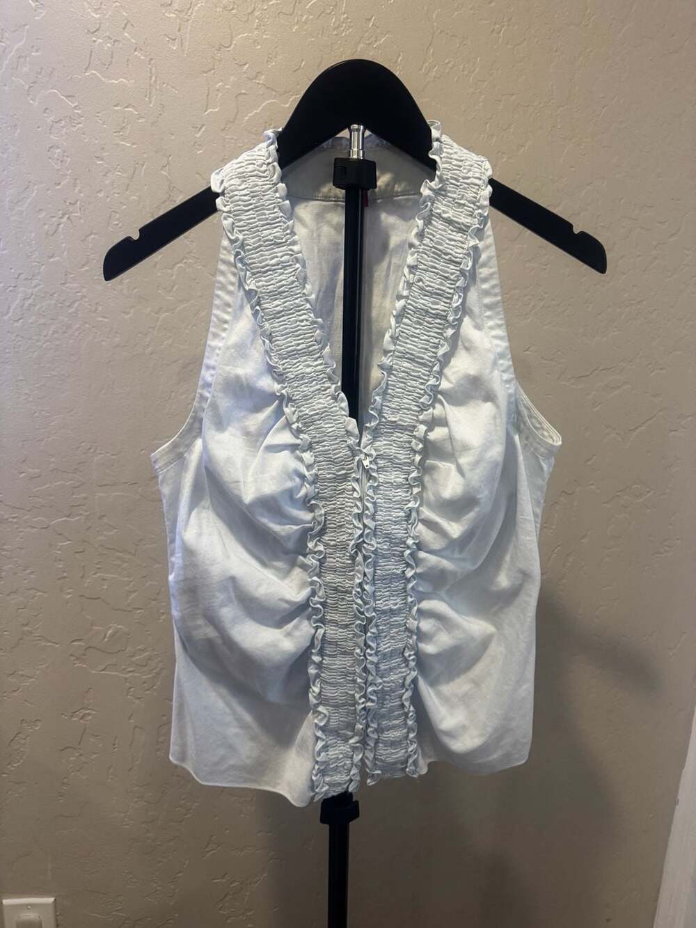Y2K eye Top Size 6 Light Blue Ruffled Zip Front Sleeveless Blouse
